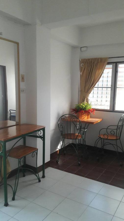 Baankhunmae Apartment Бангкок Экстерьер фото